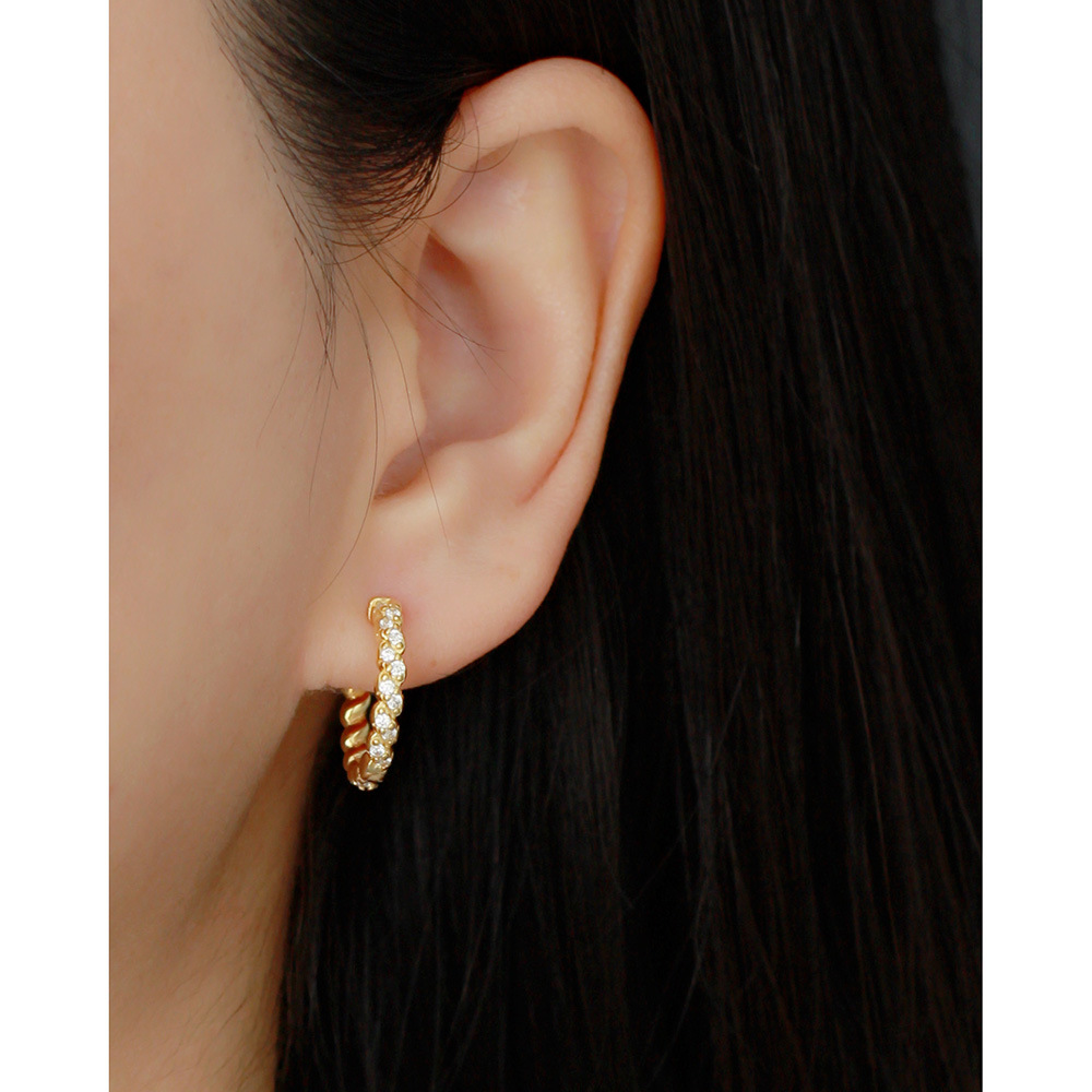 Hot-Selling S925 Silver INS Geometric Twist Diamond-Set Ear Cuffs Trendy Silver Jewelry - Image 11