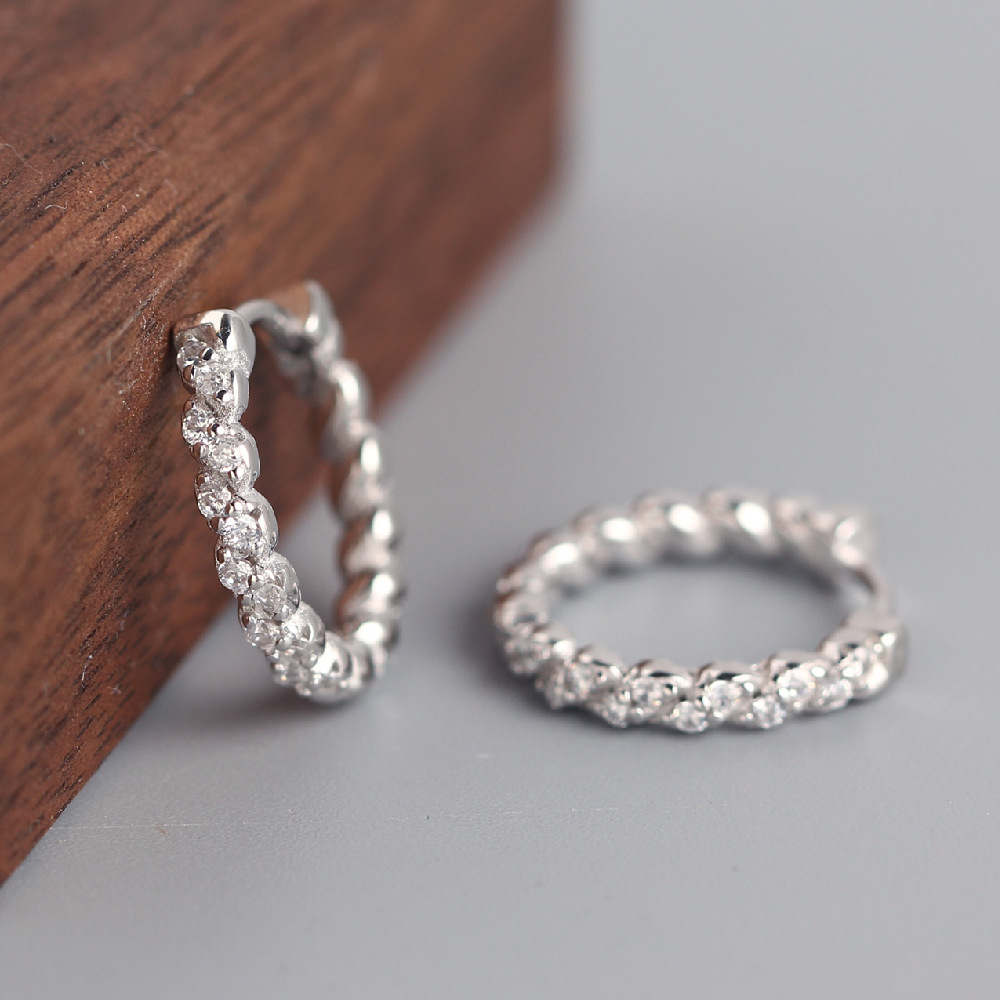 Hot-Selling S925 Silver INS Geometric Twist Diamond-Set Ear Cuffs Trendy Silver Jewelry - Image 4