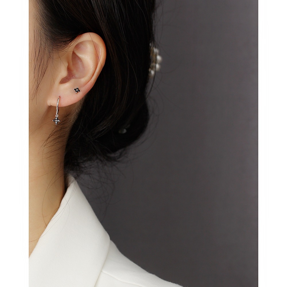 Simple Diamond-Set S925 Silver INS Four-Leaf Clover Stud Earrings Sweet Mini Colorful Flower Earrings - Image 14