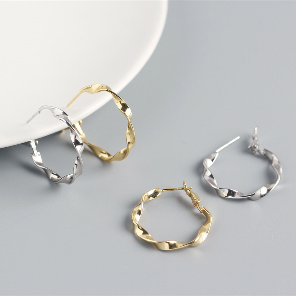 European Elegant S925 Silver Earrings INS Versatile Mobius Ring Handcrafted Large Hoop Earrings - Image 9