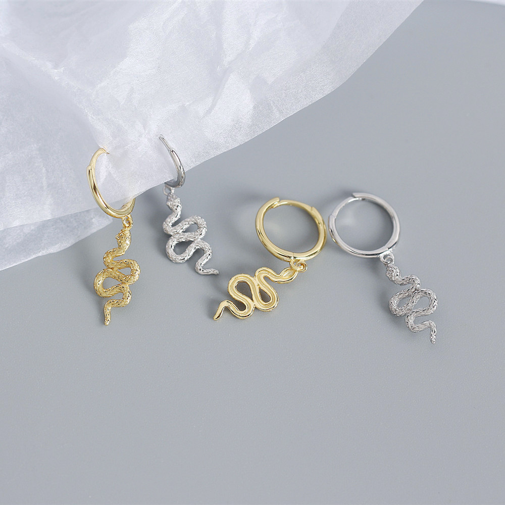 European Light Luxury S925 Silver INS Irregular Gold Tassel Wrinkle Snake-Shaped Ear Cuffs Earrings for Women - Image 11