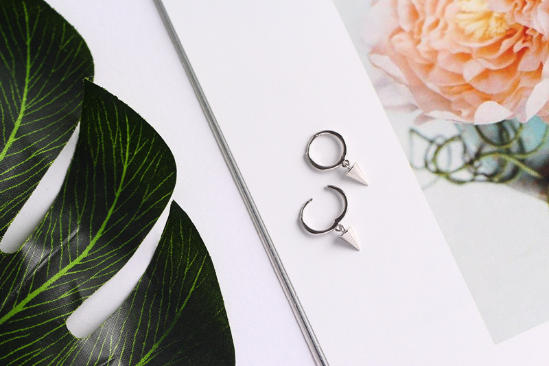 European Light Luxury S925 Silver Cross Earrings INS Style Diamond-Set Ear Cuffs Silver Earrings for Women - Image 11