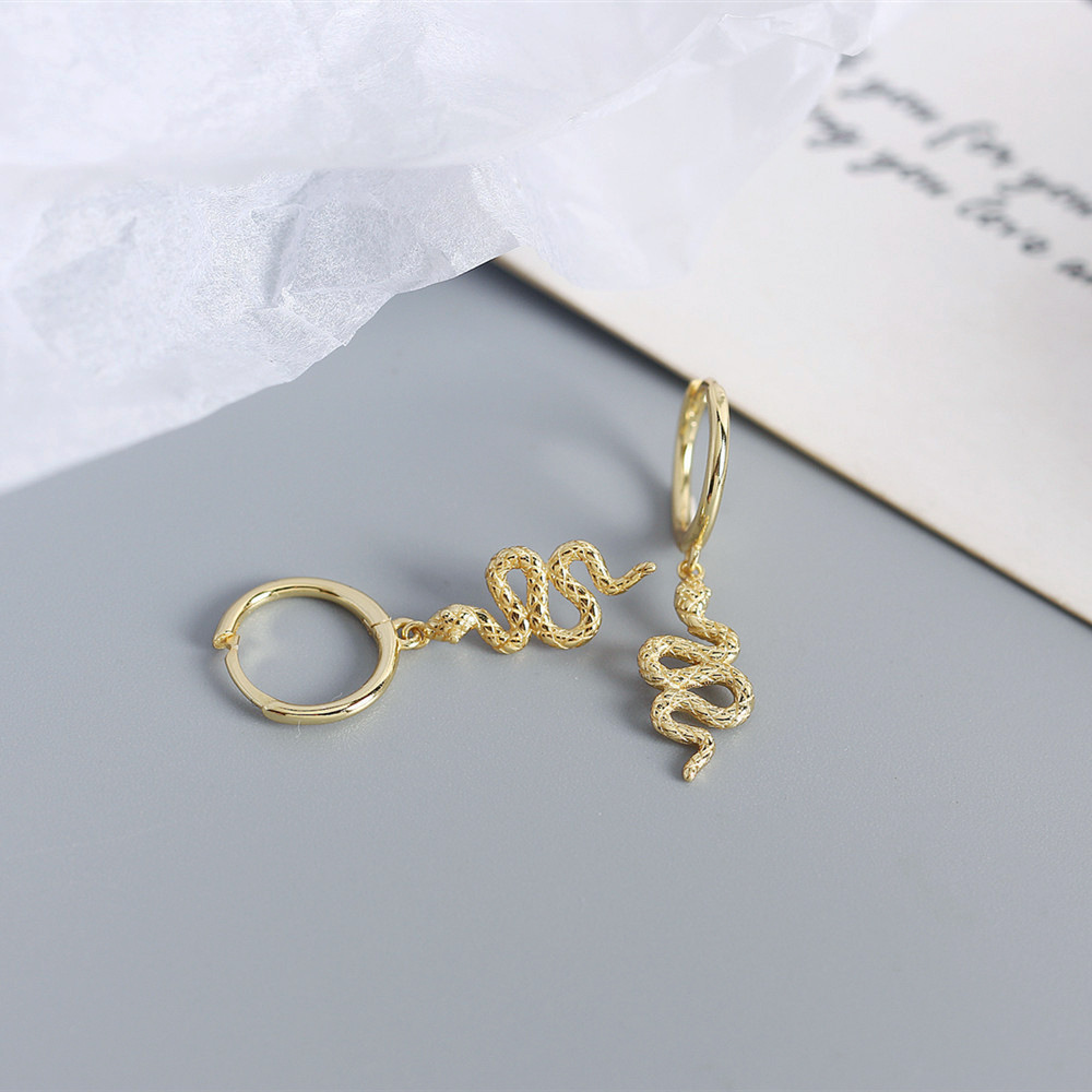 European Light Luxury S925 Silver INS Irregular Gold Tassel Wrinkle Snake-Shaped Ear Cuffs Earrings for Women - Image 12