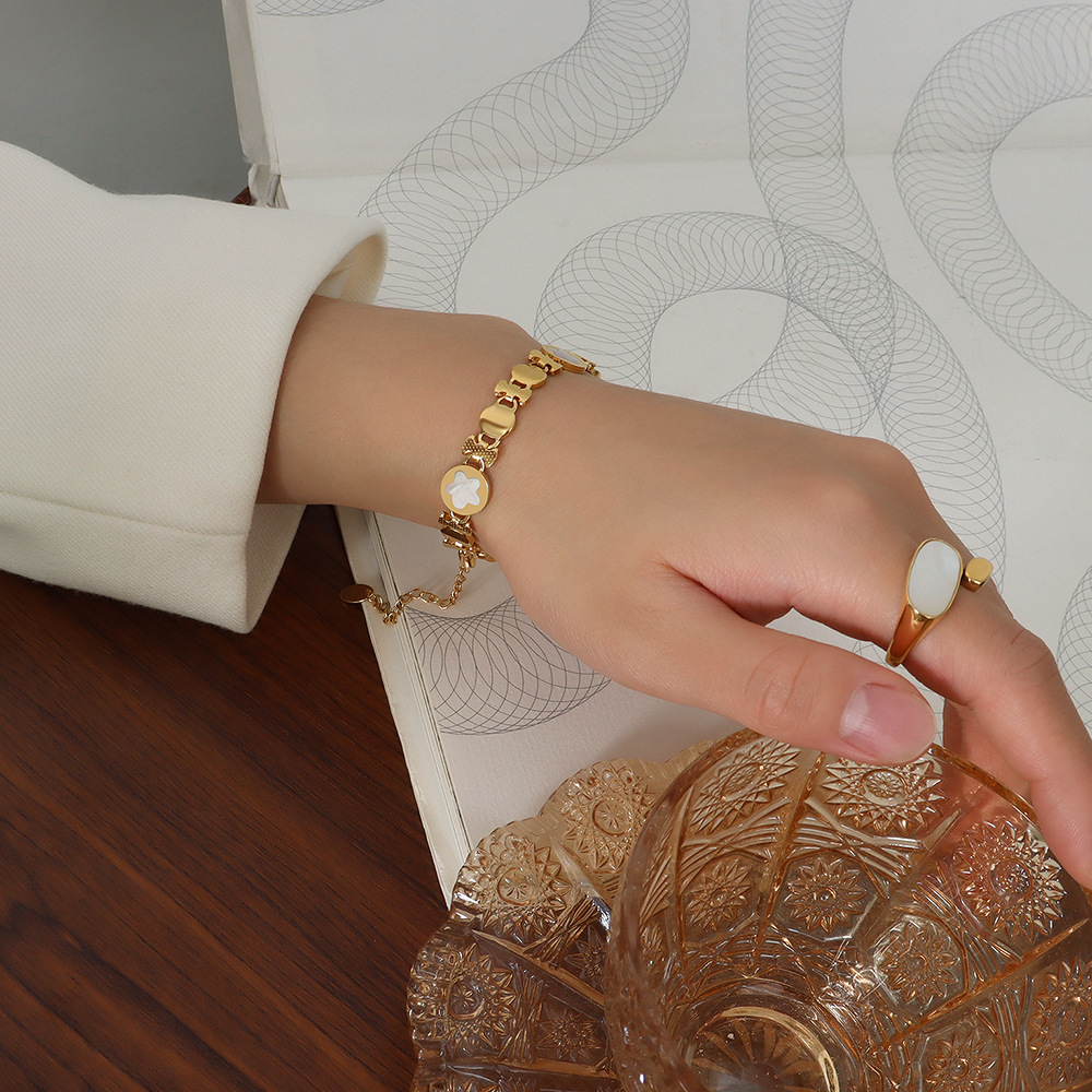European INS Style Chunky Geometric White Shell Heart Bracelet 18K Gold Plated Titanium Steel Jewelry for Women - Image 2
