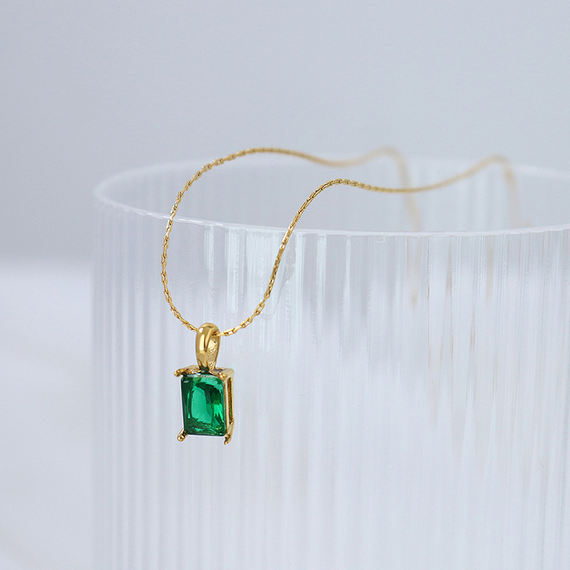 Ins Court Style Emerald Zircon Pendant Necklace Single Zircon Pendant 18K PVD Gold Plated Stainless Steel Jewelry - Image 2