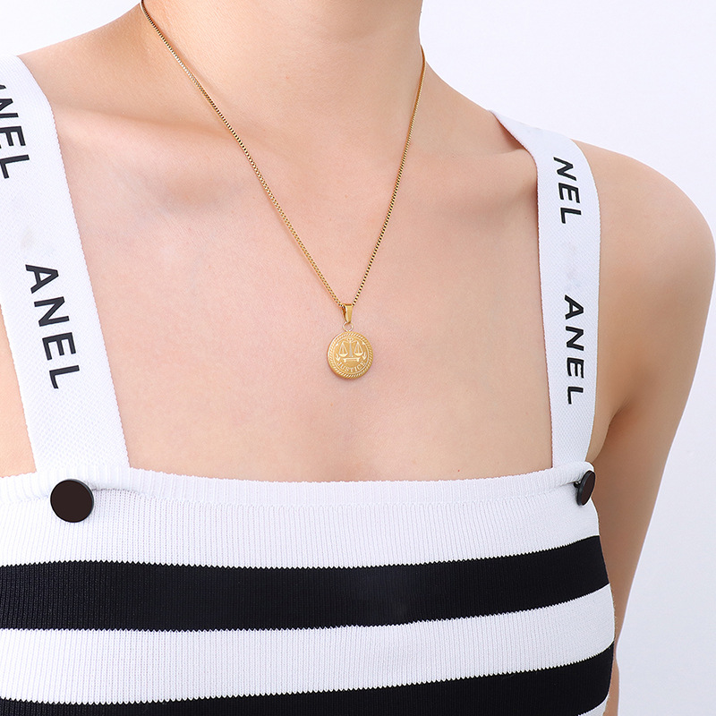 European Ins Style Scales Pattern Round Pendant Necklace Unisex Titanium Steel Choker Jewelry - Image 5