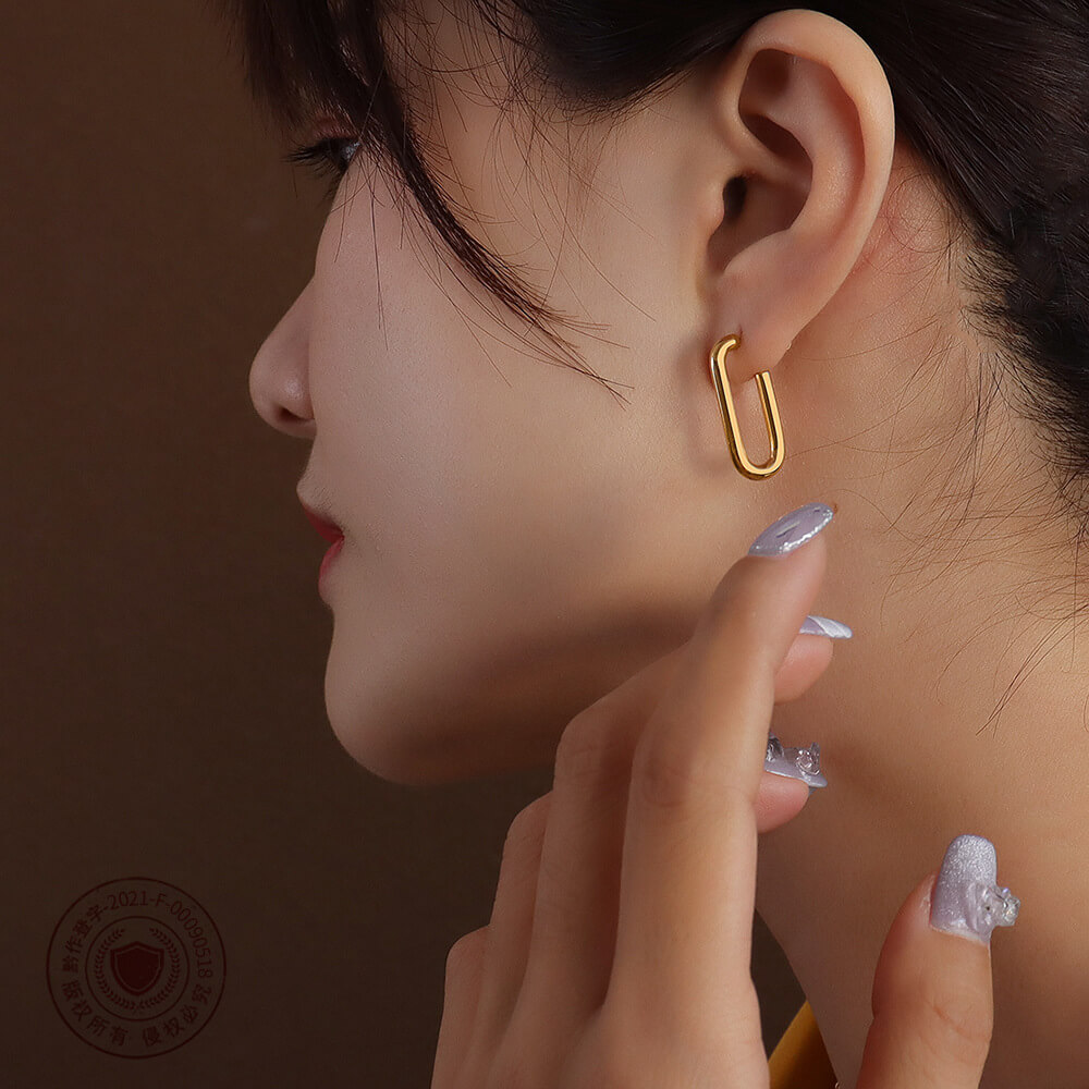 Marka French ins artistic U-shaped geometric earrings titanium steel 18k PVD gold plated lightweight studs - Image 5