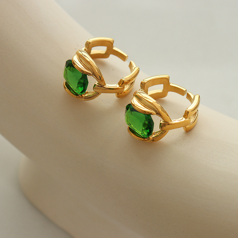 European Vintage Accessory Elegant Green Crystal Ring for Women Titanium Steel Gold Plated Finger Ring Jewelry - Image 6