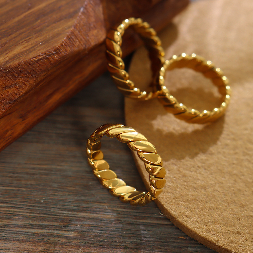 French Inspired Minimalist Geometric Solid Circle Ring with Titanium Steel 18K PVD Gold Plating Retro Hand Jewelry - Image 3