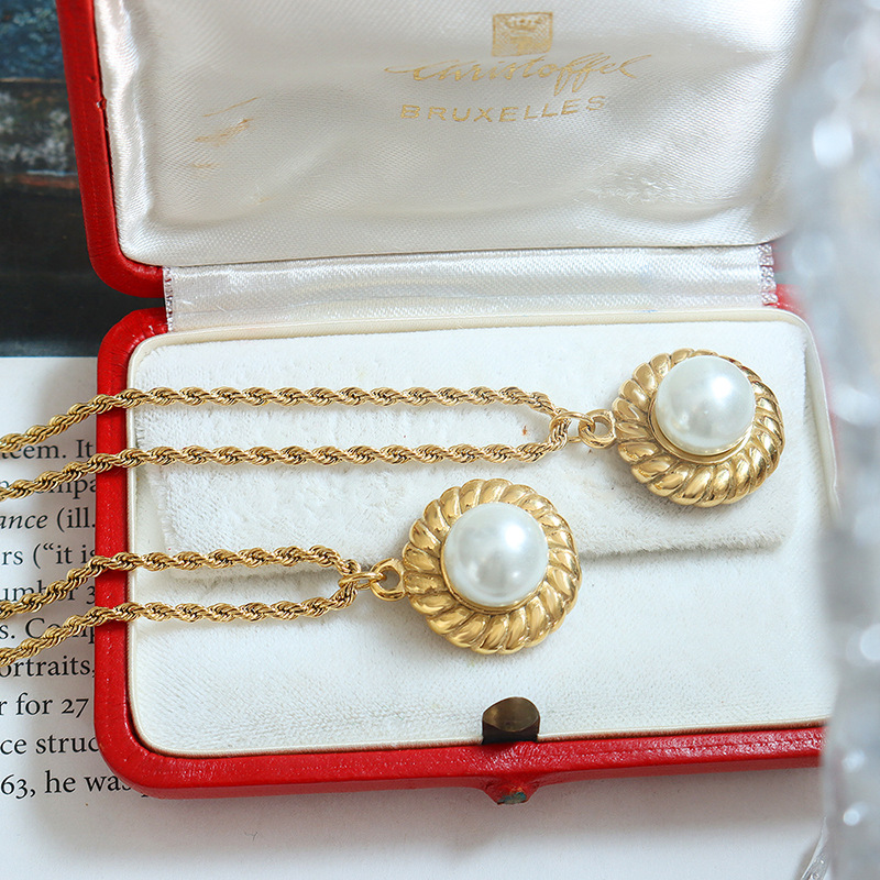 French Ins Unisex Style Hat-Shaped Imitation Pearl Embedded Design Necklace 18K PVD Gold Plated Choker for Women - Image 2