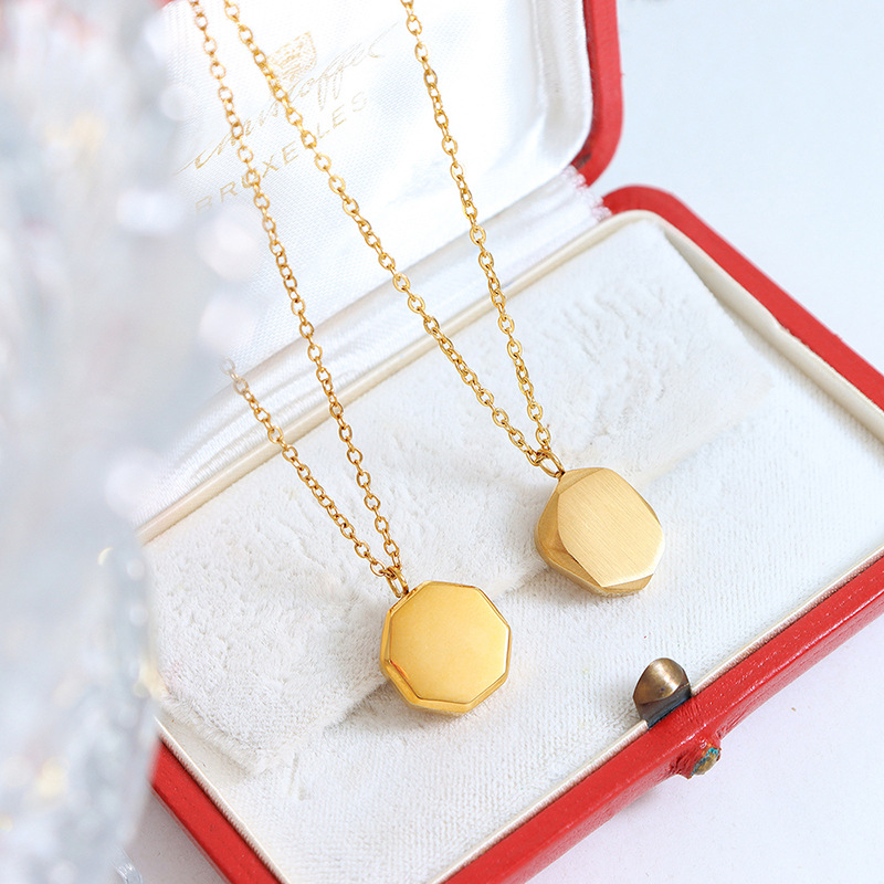 European Jewelry Brushed Shine Pendant Necklace Ins Cold Minimalist Style Titanium Steel 18K PVD Gold Plated for Women - Image 2