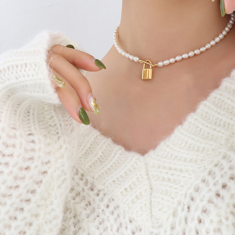 European Ins Cold Minimalist Freshwater Pearl OT Clasp Lock Necklace Titanium Steel 18K PVD Gold Plated Jewelry - Image 5