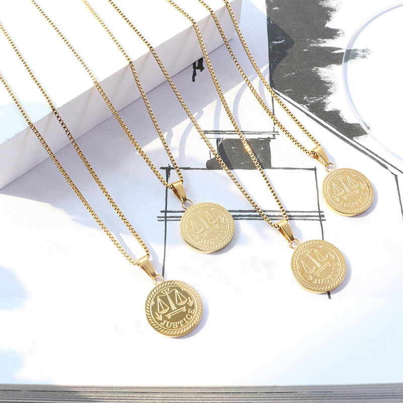 European Ins Style Scales Pattern Round Pendant Necklace Unisex Titanium Steel Choker Jewelry - Image 4