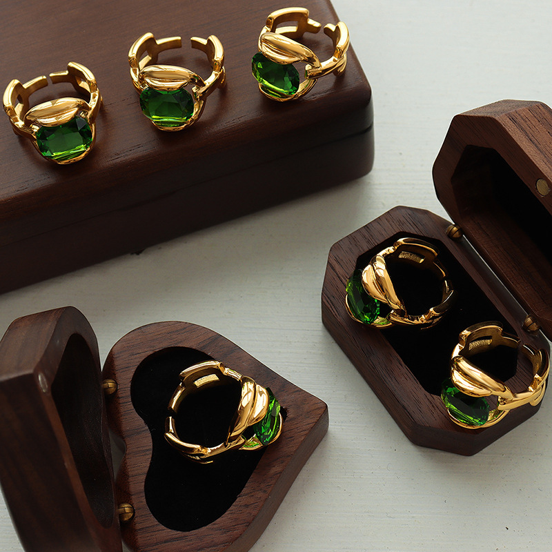 European Vintage Accessory Elegant Green Crystal Ring for Women Titanium Steel Gold Plated Finger Ring Jewelry - Image 5