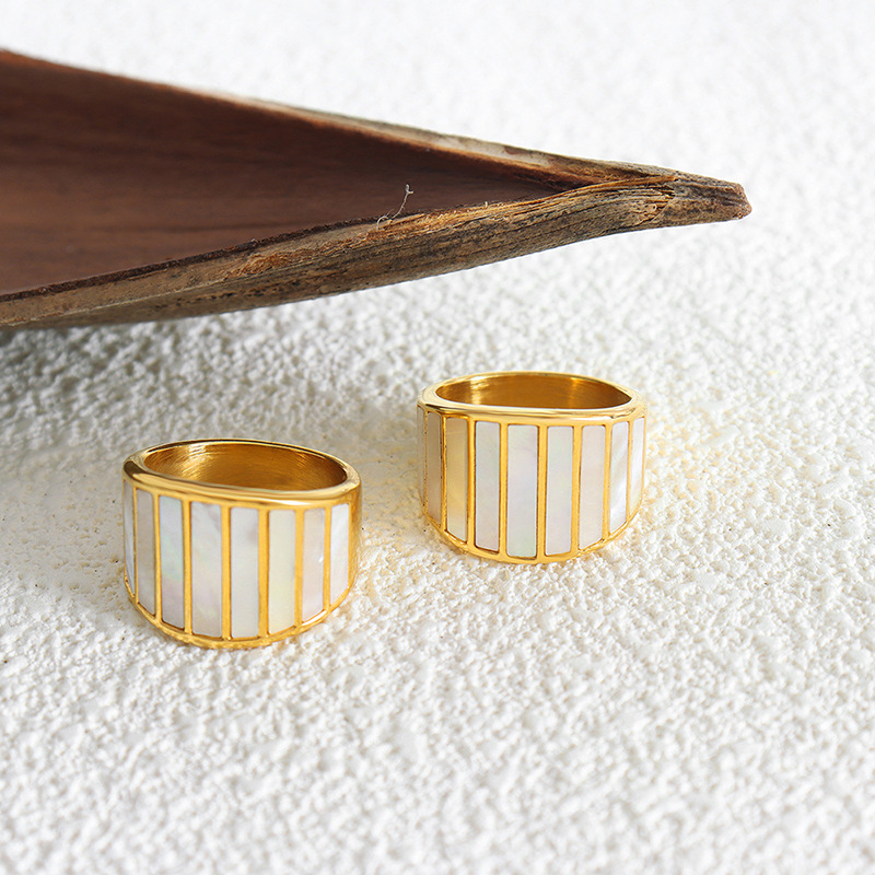 French New Design Retro White Mother of Pearl Wide Open Bold Unique Fashion Titanium Steel Gold Metal Ring for Women - Image 2