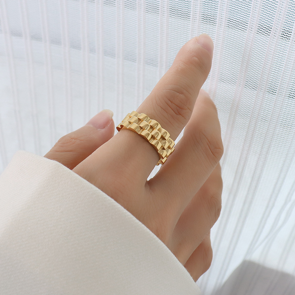 European Exaggerated Cold Minimalist Ins Style Wide Strap Vintage Fade-Resistant Ring with Titanium Steel 18K PVD Gold Plating - Image 2