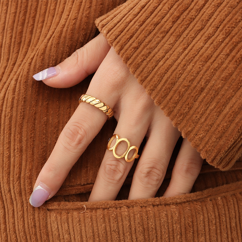 French Inspired Minimalist Geometric Solid Circle Ring with Titanium Steel 18K PVD Gold Plating Retro Hand Jewelry - Image 4