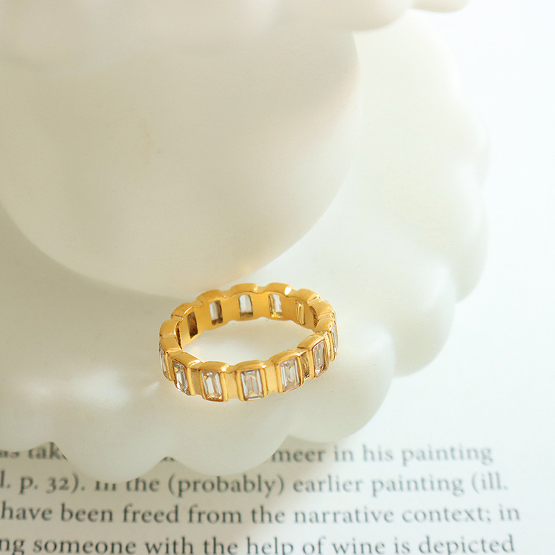 Hot Selling TikTok Trend Personalized Full CZ Zircon Inlaid Ring with Titanium Steel Gold Plated Finger Ring for Women - Image 3