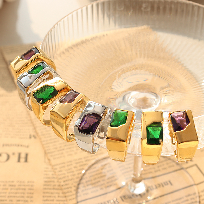 European Fashion Trendy Zircon Inlaid Geometric Ring with Titanium Steel Gold Plating Personalized Finger Jewelry - Image 2