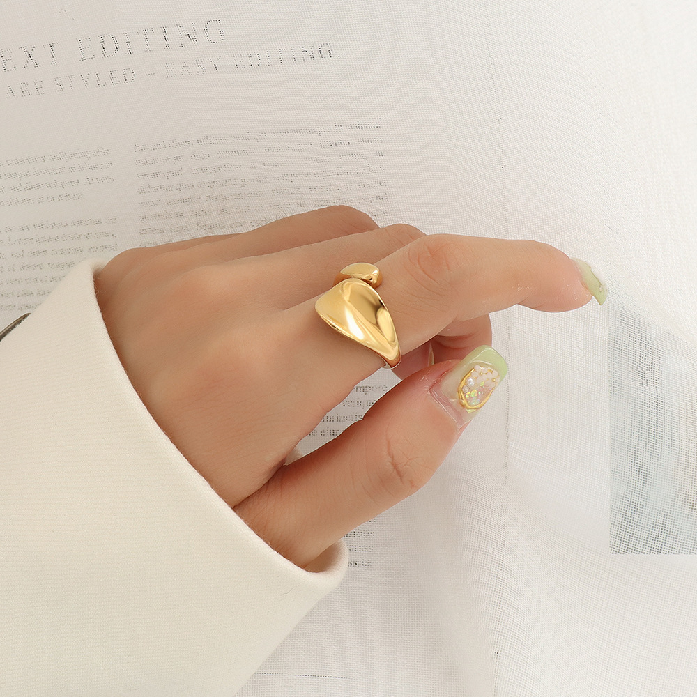French Style Simple Geometric Indented Solid Circle Ring with Titanium Steel 18K PVD Gold Plated Finger Ring - Image 6