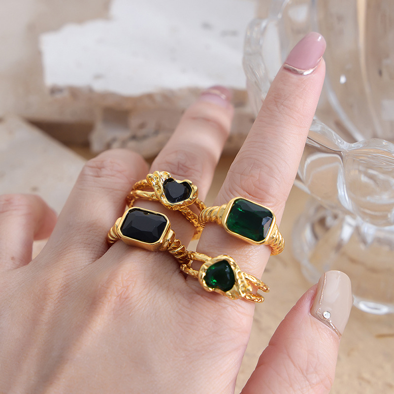 European Small Unique Pattern Geometric Inlaid Design Fashion Titanium Steel Gold Plated Ring for Women - Image 3