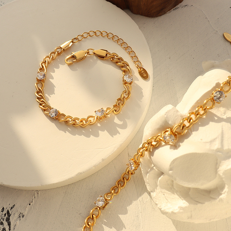 Elegant Zircon Four-Corner Inlaid Bracelet 18K PVD Gold Plated Stainless Steel Jewelry for Women - Image 3