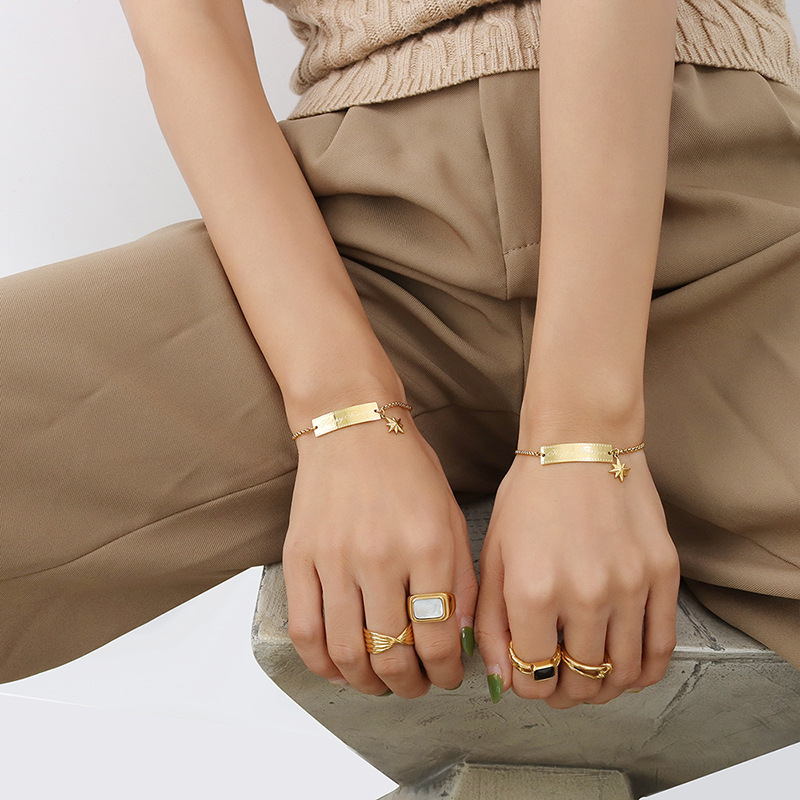 Luxe Retro 8-Point Star Square Plate Bracelet 18K PVD Gold Plated Titanium Steel Jewelry - Image 4