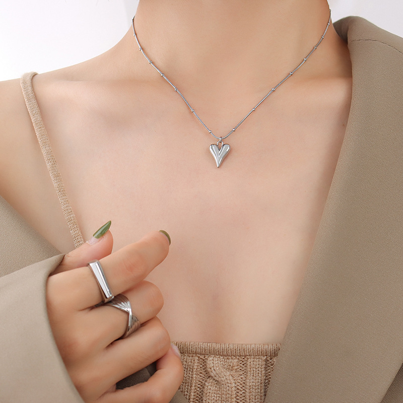 French Ins Trendy Minimalist Heart Necklace 18K PVD Gold Plated Stainless Steel Neck Chain - Image 4