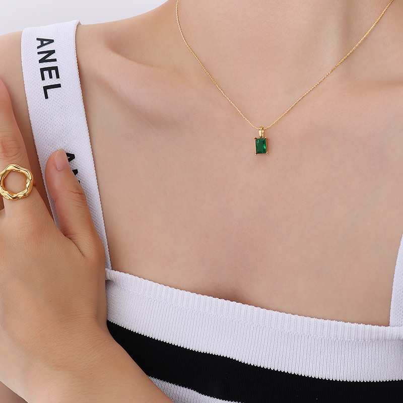 Ins Court Style Emerald Zircon Pendant Necklace Single Zircon Pendant 18K PVD Gold Plated Stainless Steel Jewelry - Image 3