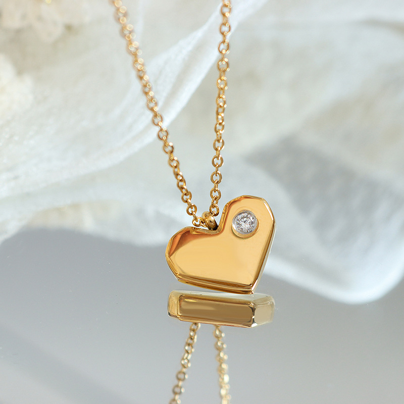 European Heart Love Zircon Pendant Necklace 18K PVD Gold Plated Titanium Steel Choker for Women - Image 3