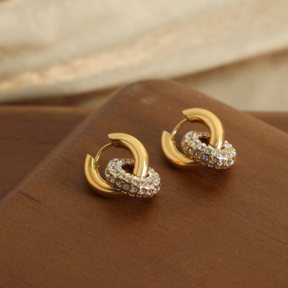European luxurious zircon round earrings titanium steel 18k PVD gold plated lightweight vintage jewelry for women - Image 3