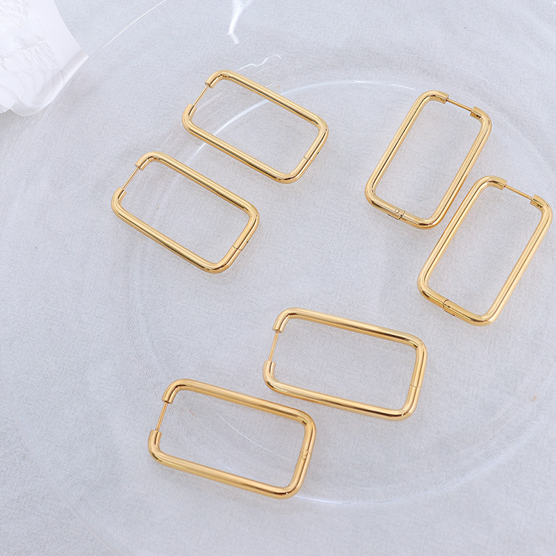 Hot Selling Simple Hoop Stud Earrings 18K Gold PVD Plated Stainless Steel Minimalist Design Wholesale - Image 2