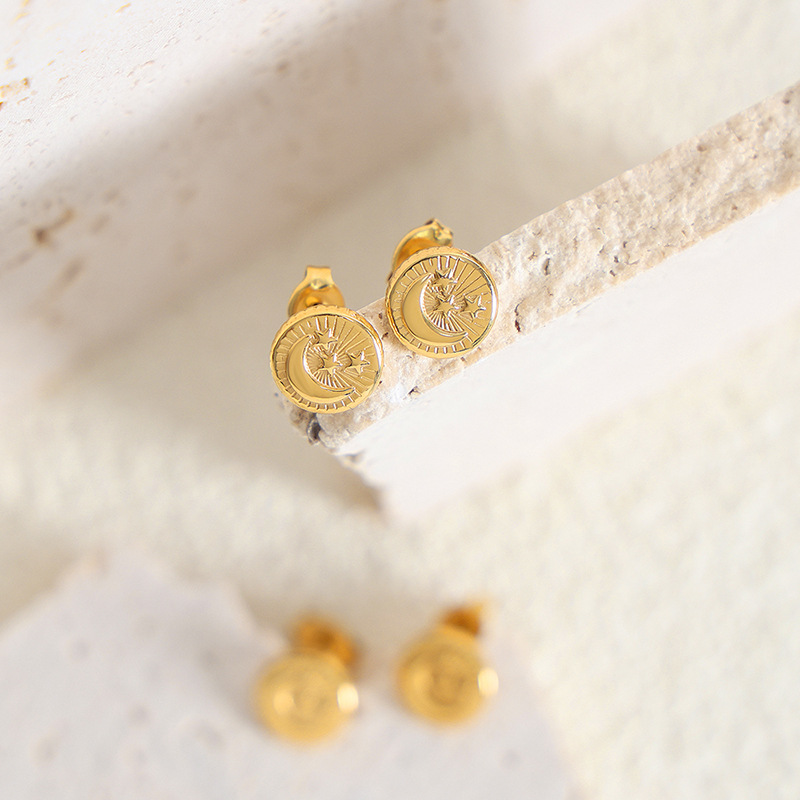 Factory direct niche design hypoallergenic stylish earrings titanium steel 18k PVD gold plated star and moon stud earrings - Image 3
