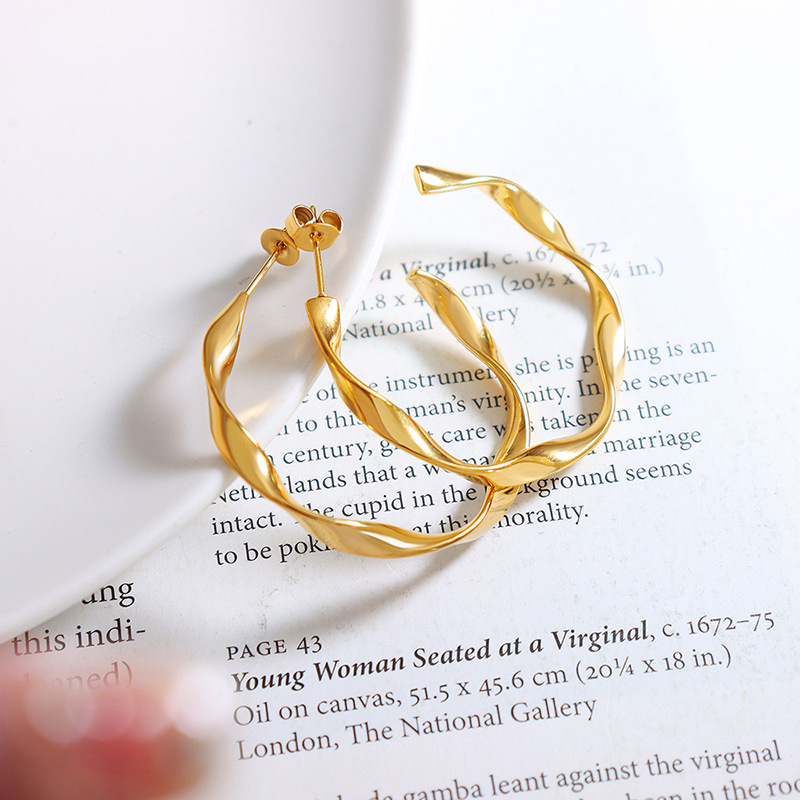 Roman designer twisted rope earrings stylish C-shaped versatile titanium steel 18k PVD gold plated earrings - Image 4