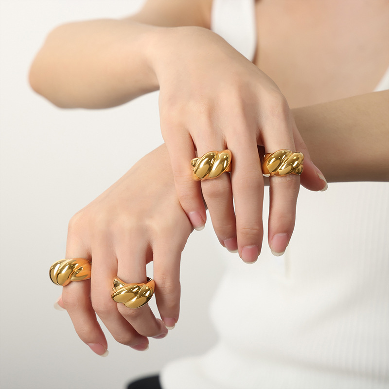 European New Small Designer High-End Titanium Steel 18K PVD Gold Plated Fashion Cable Texture Ring Jewelry for Women - Image 4