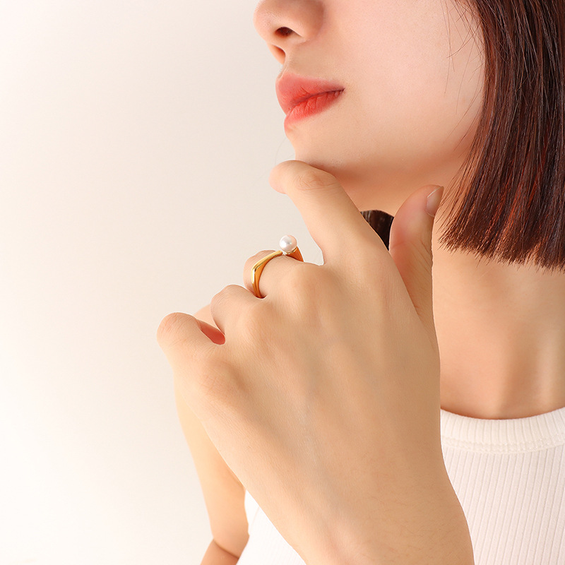 French New Style Vintage Fashion Faux Pearl Open Ring with Titanium Steel Gold Plated Finger Jewelry - Image 4