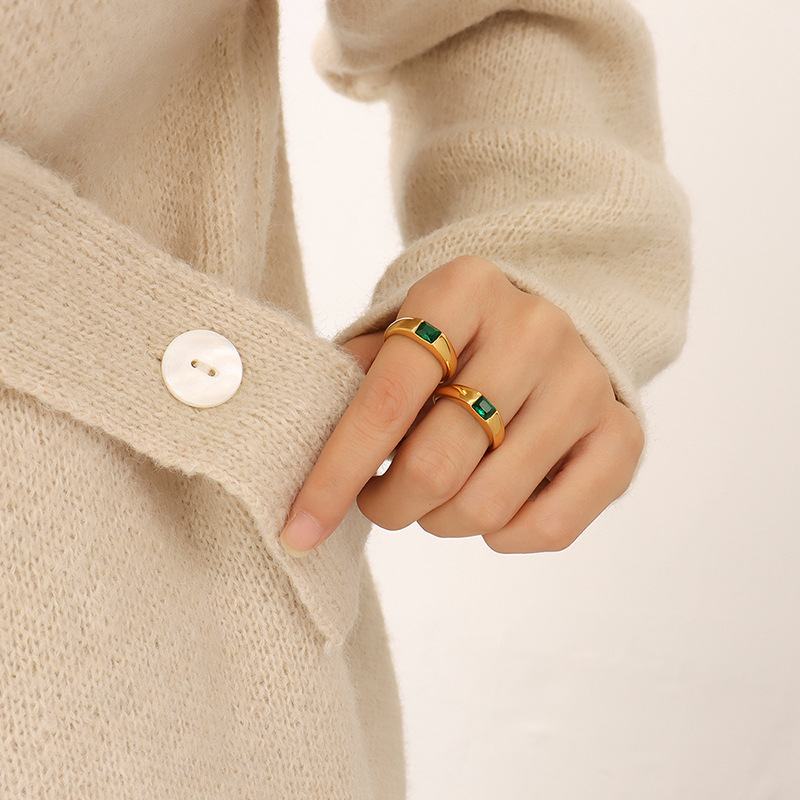 French Style 2025 New Green Zircon Inlaid Ring Elegant Fade-Resistant Titanium Steel 18K PVD Gold Plated Finger Jewelry - Image 4