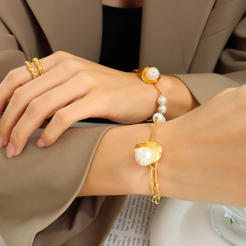European Vintage Faux Pearl Chain Bracelet Friendship Style Titanium Steel 18K Gold Plated Non-Fading Jewelry - Image 4