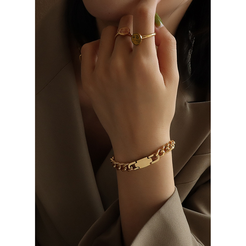 Hip-Hop European Exaggerated Heavy U-Clasp Handmade Titanium Steel 18K PVD Gold Plated Geometric Bracelet - Image 4