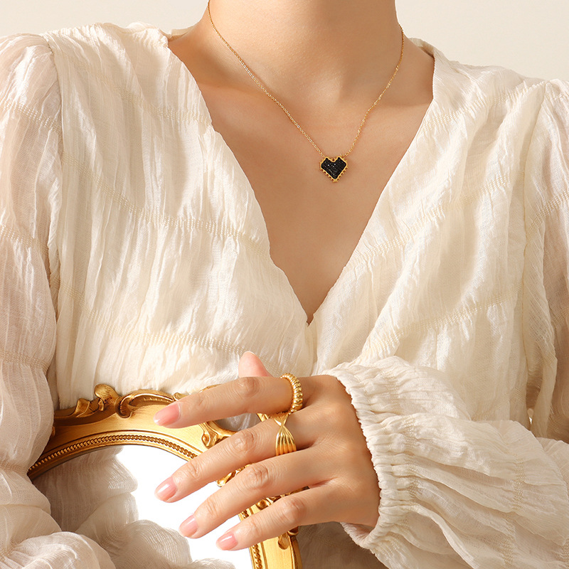 European Ins Style Black Zircon Zircon Heart Pendant Necklace 18K PVD Gold Plated Summer Versatile Choker Jewelry - Image 4