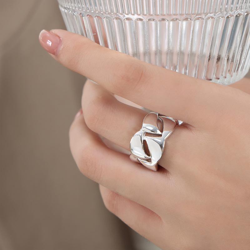 European Geometric Hollow Fashion Minimalist Open Luxury Titanium Steel Gold Plated Ring - Image 5