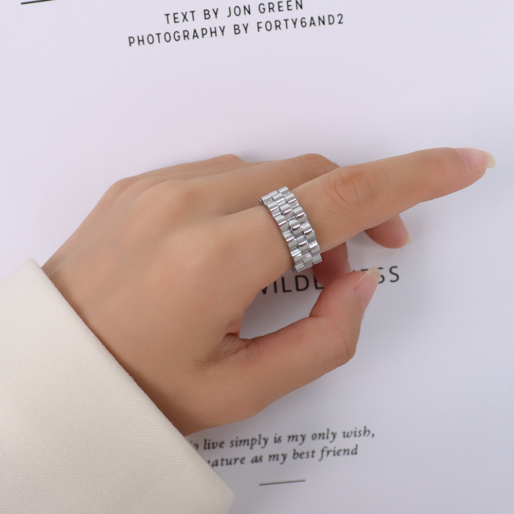 European Exaggerated Cold Minimalist Ins Style Wide Strap Vintage Fade-Resistant Ring with Titanium Steel 18K PVD Gold Plating - Image 3