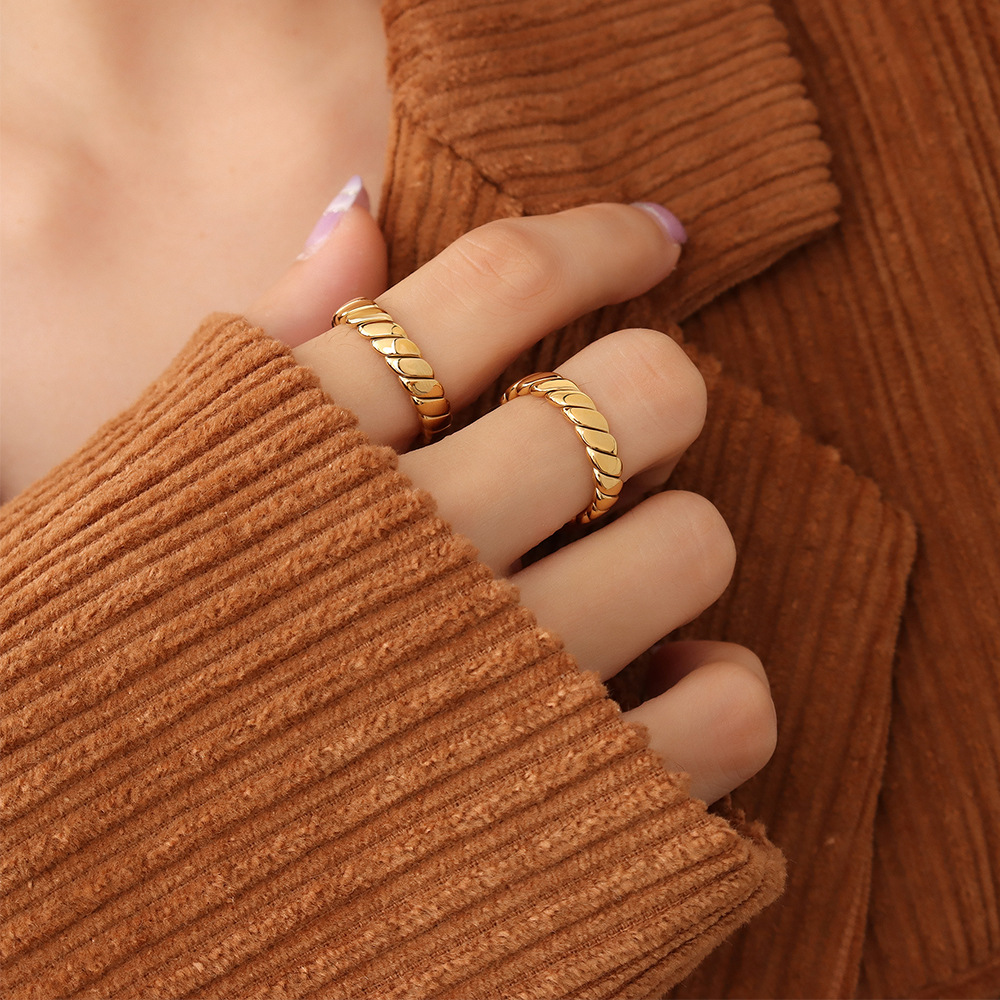 French Inspired Minimalist Geometric Solid Circle Ring with Titanium Steel 18K PVD Gold Plating Retro Hand Jewelry - Image 5