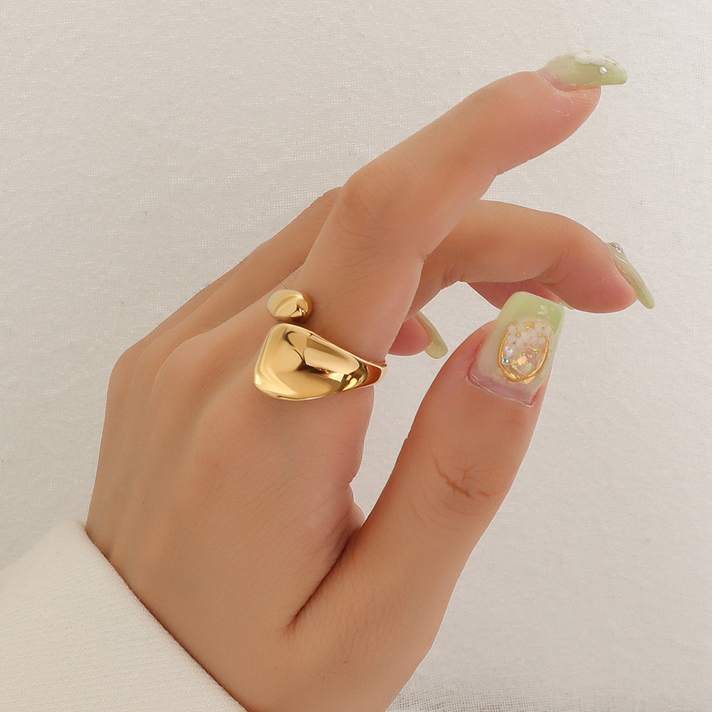 French Style Simple Geometric Indented Solid Circle Ring with Titanium Steel 18K PVD Gold Plated Finger Ring - Image 4