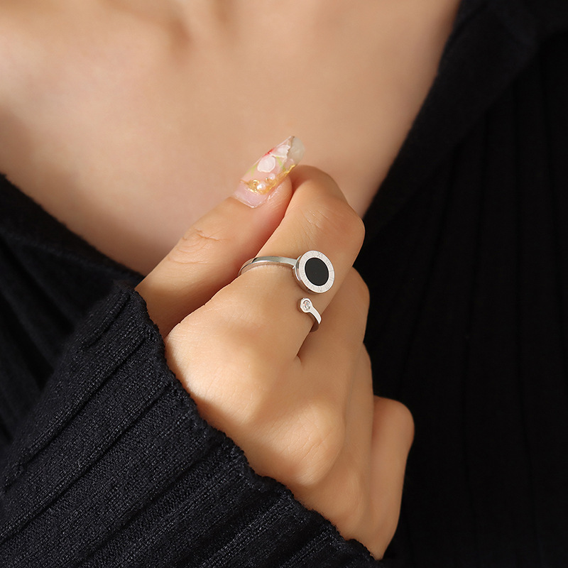 European Simple Small Design Fashion Open Ring with Gold Plating Zircon Inlay and Acrylic Titanium Steel Jewelry - Image 4