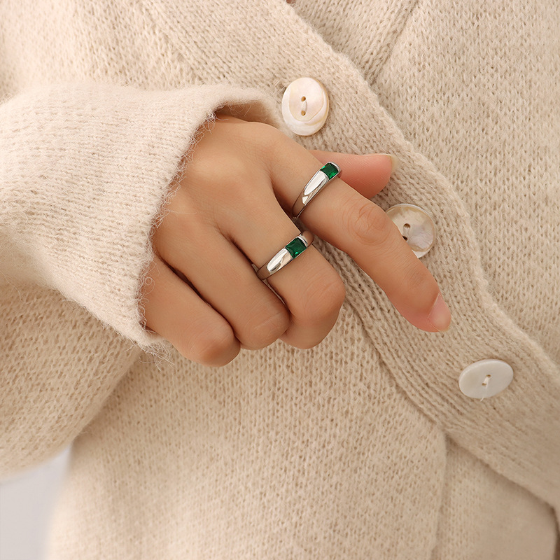 French Style 2025 New Green Zircon Inlaid Ring Elegant Fade-Resistant Titanium Steel 18K PVD Gold Plated Finger Jewelry - Image 5