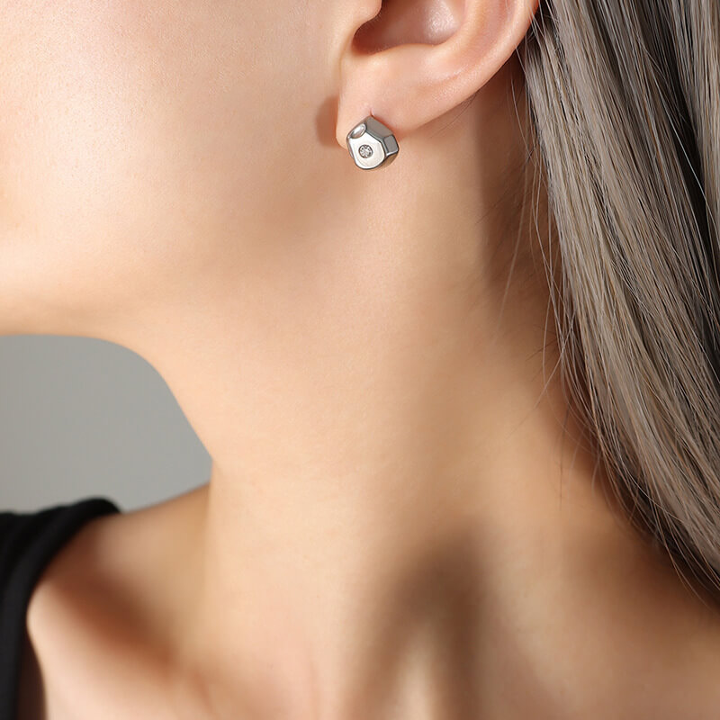 European Magazine Style Irregular Round Zircon Earrings 18K Gold PVD Plated Stainless Steel INS Minimalist Design - Image 4