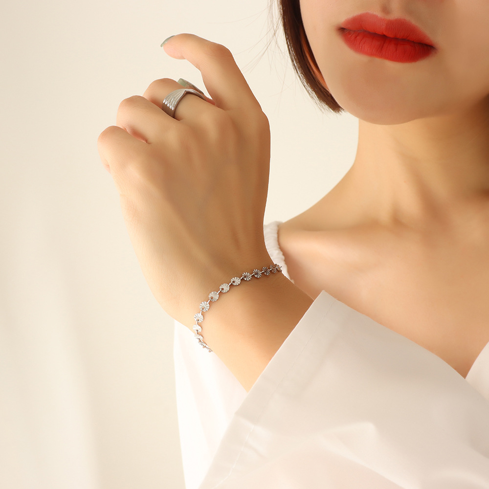 Simple Texture Small Round Pendant Bracelet 18K PVD Gold Plated Jewelry for Women - Image 4