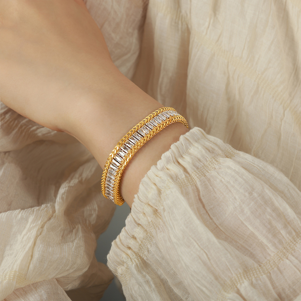 European Luxe Fashion Titanium Steel Gold Plated Geometric Zircon Bracelet Jewelry Wholesale - Image 6