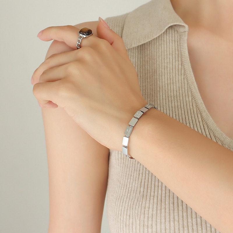 Trendy Bracelet Wholesale Titanium Steel Gold Plated Square LOVE Letter Bracelet INS Elegant Jewelry - Image 5